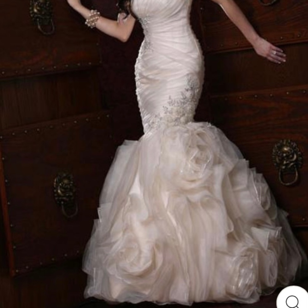 Impression Bridal Dress - Picture 15 of 16